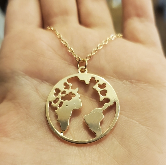 NWOT Gold Globe Map Necklace - Picture 16 of 16